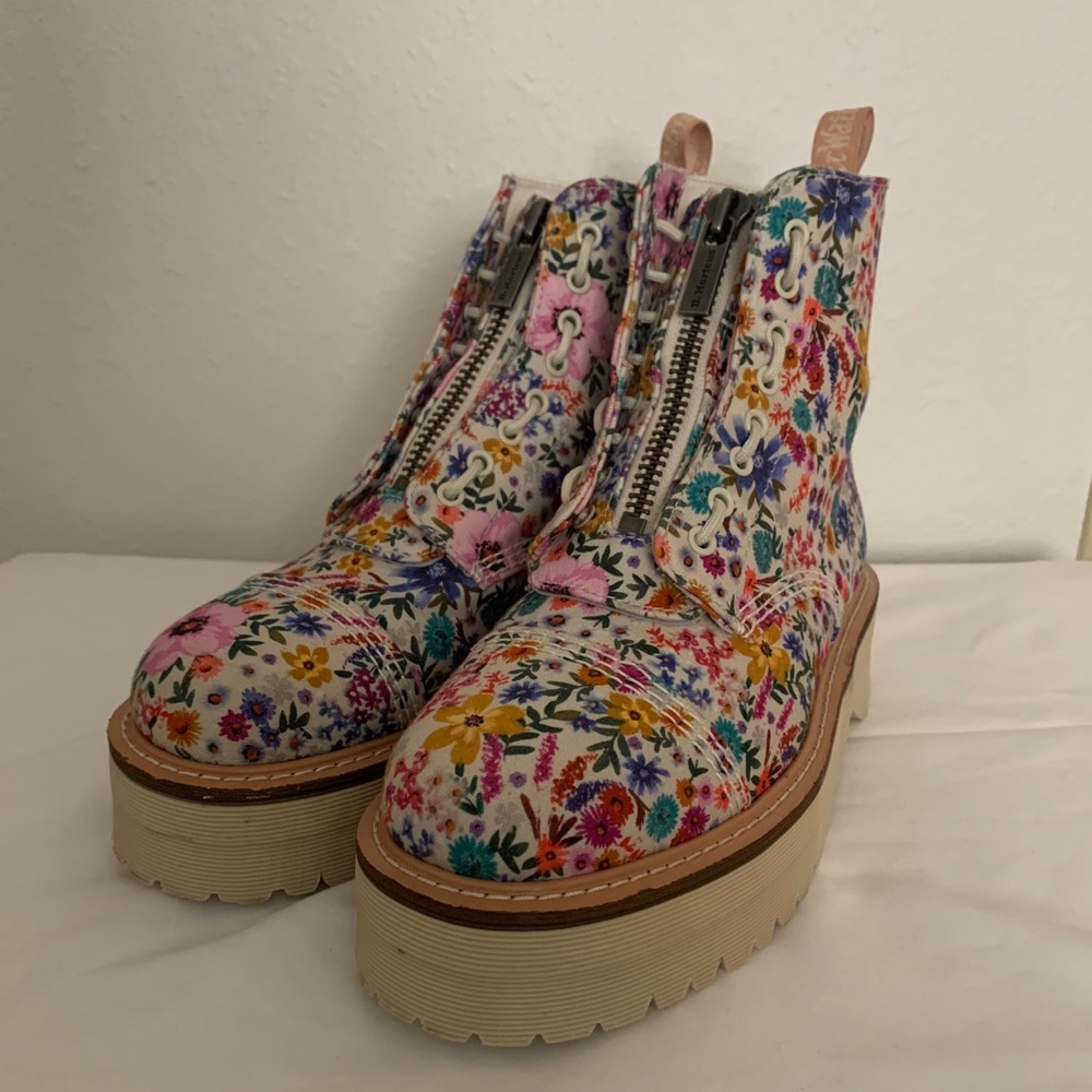Dr Martens Wanderlust Sinclairs
